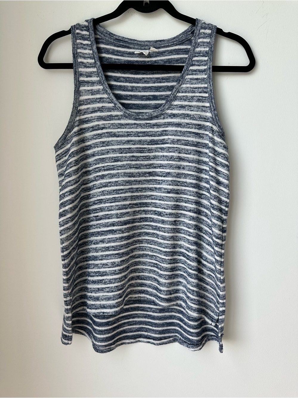 GAP Women's Striped Scoop Tank - Navy & White